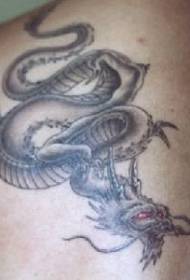 Sagge di spalla. U mudellu di tatuaggio di drago cinese