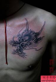 wzór klatki piersiowej męski klasyczny czarny szary kran tatuaż