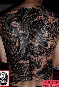 мужчынскі любімы малюнак татуіроўкі поўнай спіны дракона