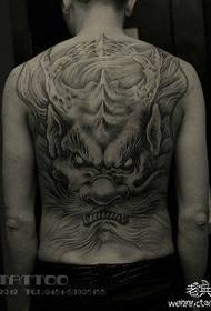 мужская спина классная классическая татуировка дракон
