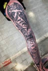 3d στερεοφωνικό στυλ Chicano τατουάζ μοτίβο τατουάζ