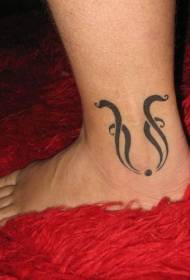 minimalist nga itom nga tribal simbolo sa parisan sa tattoo sa ankle