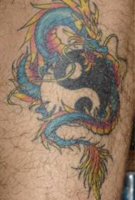 Yin Yang tračevi i uzorak tetovaže plavog zmaja