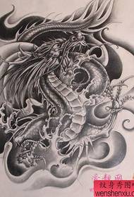 龍紋身圖案：傳統的黑色灰色龍紋身圖案圖片