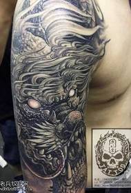 arm σχέδιο τατουάζ δράκων