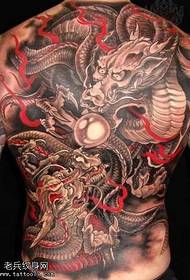 традиционен модел татуировка на дракон