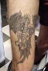 naqshadeynta timaha madow ee timaha loo yaqaan 'pterosaur tattoo tattoo'
