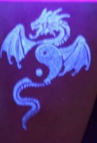 fluorescente patrón de tatuaxe de dragóns e yin e yang