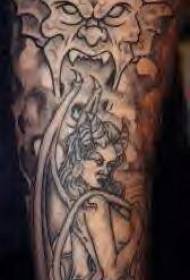 Modelê Tattoo ya Devblîs û Evil Dragon