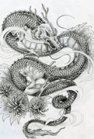 itom nga grey sketch nga mamugnaon nga dragon nga bug-os nga matahum nga manuskrito sa tattoo