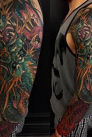 perinteinen lohikäärme tatuointikuvio