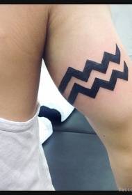 голема црна густа крива едноставна шема на тетоважи