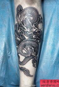 нагу папулярны круты чорна-белы малюнак татуіроўкі дракона