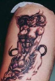 mudellu femminile di tatuatu di diavule è dragu