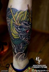 Patrón de tatuaje de dragón chino tradicional clásico