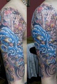 fegyverek uralkodó sárkány tetoválás minta