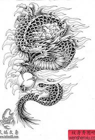 un manoscritto tatuaggio drago adatto per il braccio