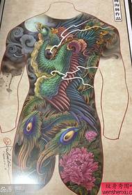 manuskrip tato phoenix warna yang sejuk dan penuh