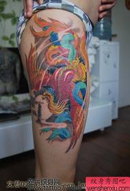 spalvingas phoenix tatuiruotės modelis gražioms kojoms
