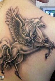 poʻohiwi pakanani unicorn tattoo