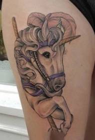 pequeno conxunto fresco de fotos de tatuaxes bonitas de unicornio