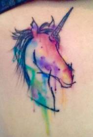 modello di tatuaggio spalla unicorno arcobaleno colore
