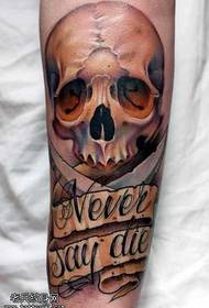 rameno trend lebka anglický tetovanie vzor