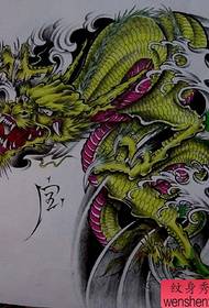 patró de tatuatge de drac de xal de color