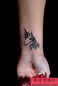 Ọwọ ọmọbirin totem kekere unicorn tatuu Àpẹẹrẹ 150104 - Tattoo Unicorn Tattoo Pattern
