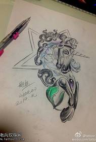 Modellu di tatuaggio unicorniu pentagonale