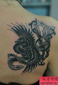 meisje terug zwart grijs phoenix tattoo patroon