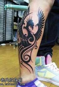 phoenix totem modèl tatoo nan janm la