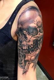 arm personality skull tattoo pattern