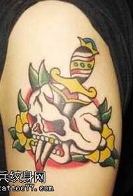 голема рака 匕 pattern черетка тетоважа шема 150616 - Воен череп Историја на тетоважа шема