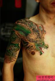 a cool male European and American shawl dragon tattoo pattern