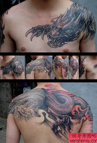 mga batang lalaki sama sa super gwapo nga over-the-shoulder tattoo pattern