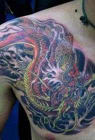 Zvēru dominējošs dzīvnieku kalmāra tetovējums