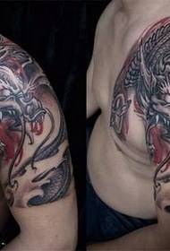 класична шема за тетоважа со змеј доминирачки шал
