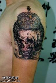 胳膊骷髅皇冠纹身图案