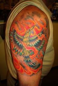 ຮູບແບບ tattoo phoenix ໃນການເຜົາຜານສີບ່າ