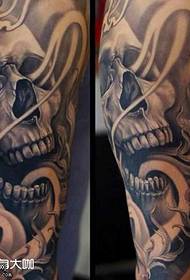 leg personality skull tattoo pattern