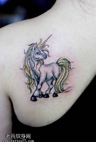 Schouder persoonlijkheid Unicorn tattoo patroon