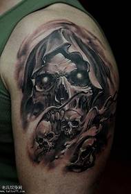 Patró de tatuatge de crani de la mort del braç