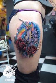 sikil kaendahan populer pola tato unicorn sing apik