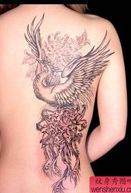 Tattoo 520 galerija: Atpakaļ Fēniksa krizantēmas tetovējuma modeļa attēls