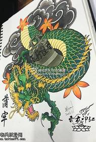 rukopis Zelený drak tetování vzor