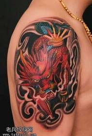броня огън еднорог доминиращ модел татуировка