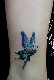 djevojka voli uzorak tetovaža nogu elfa
