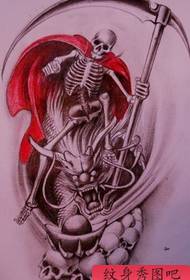 Uzorak tetovaže: zgodan i dominirajući muški uzorak tetovaže butika sretnog zmaja zmaja lubanje tetovaža