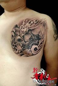 Cilvēka foršais Tang Lion tetovējums